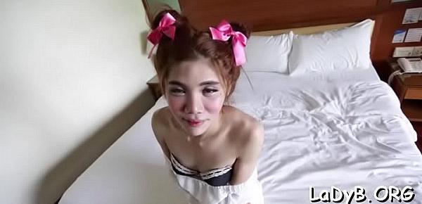  Super luscious thai tranny gives a amazing oral job to a guy